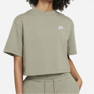 Nike crop tee